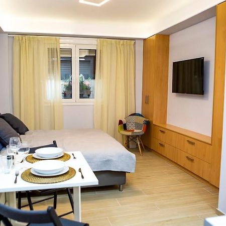 Studio Apartment With All Amenities In Kolonaki Athén Kültér fotó