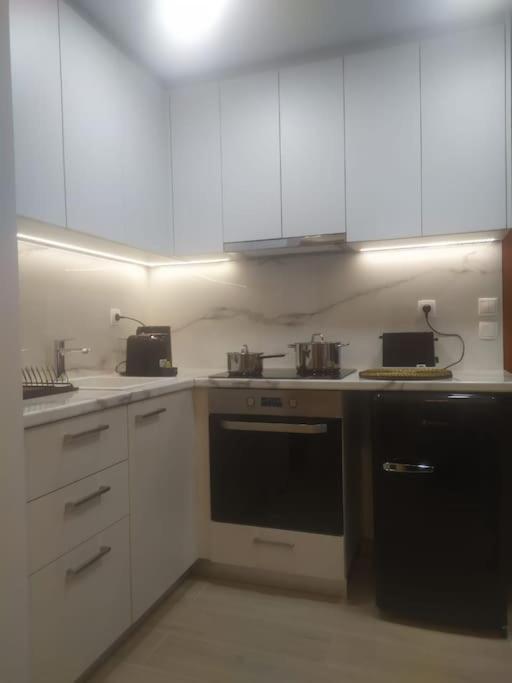 Studio Apartment With All Amenities In Kolonaki Athén Kültér fotó
