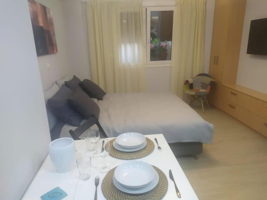Studio Apartment With All Amenities In Kolonaki Athén Kültér fotó