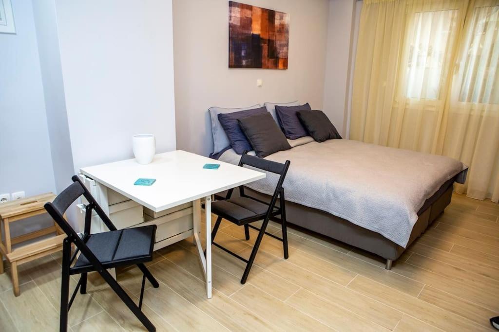 Studio Apartment With All Amenities In Kolonaki Athén Kültér fotó